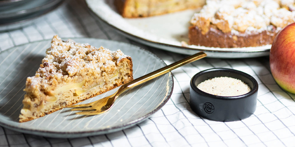 Apfel-Walnuss-Crumble-Kuchen mit Herbstzucker