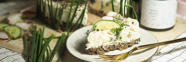 Sandwichtorte mit Rosenblütensalz