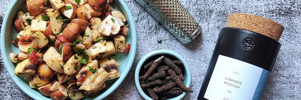 Champignon-Salat mit Stangenpfeffer