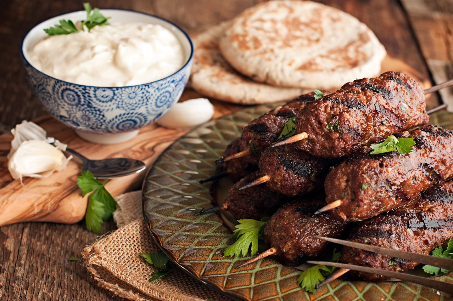 Orientalische Lammköfte mit Bulgursalat