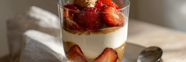 Erdbeeren mit Cardamom-Espresso-Creme