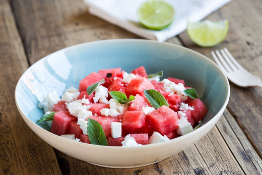 Wassermelonen-Feta-Salat mit Honig-Dressing